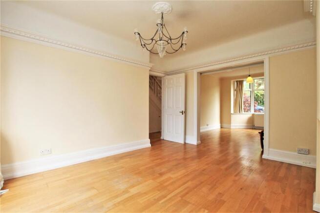 19 Rydal Road dining 1.JPG
