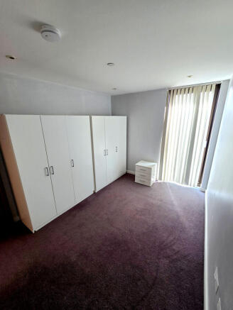 2 bed Apartment to rent Image 10