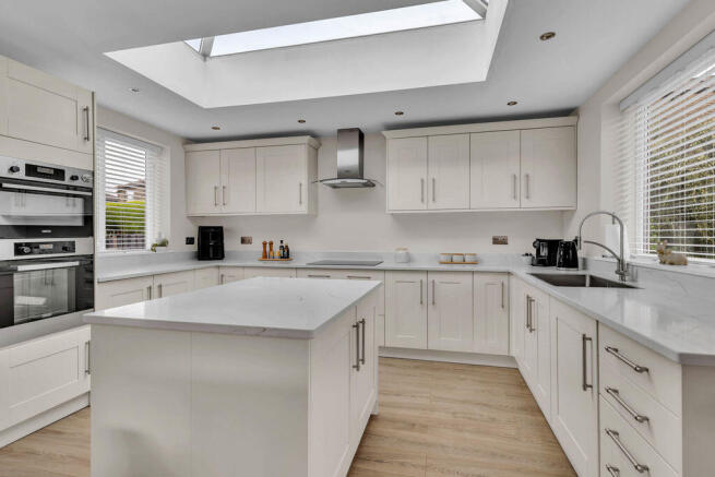 Ladyhouse Close Milnrow OL16 4EB photo 4