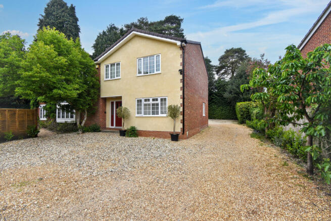 5 Vicarage Gardens, Ascot, SL5 9DX