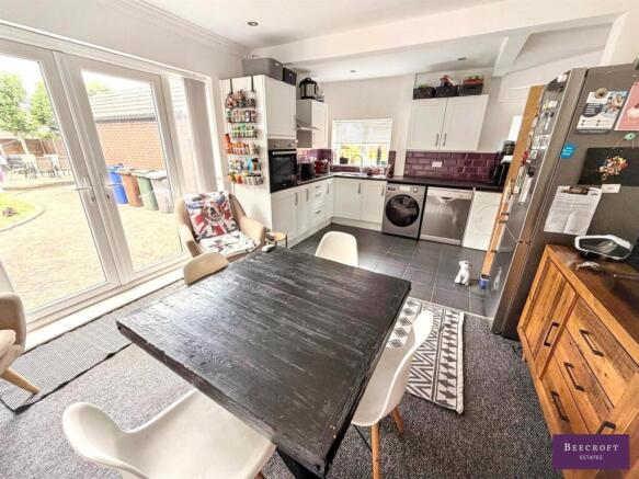 3 bed Semi-Detached for sale Image 5