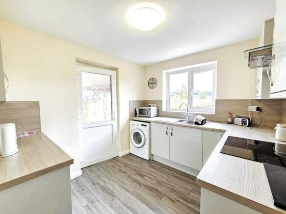 2 bed Bungalow for sale Image 4
