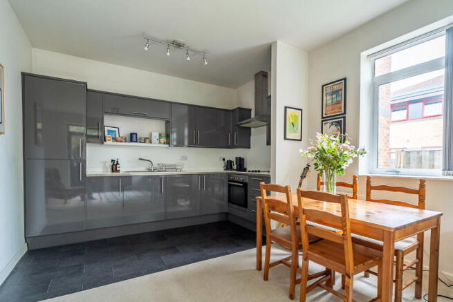 1 bed Ground Flat for sale Image 5