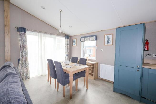 2 bed Park Home for sale Image 6