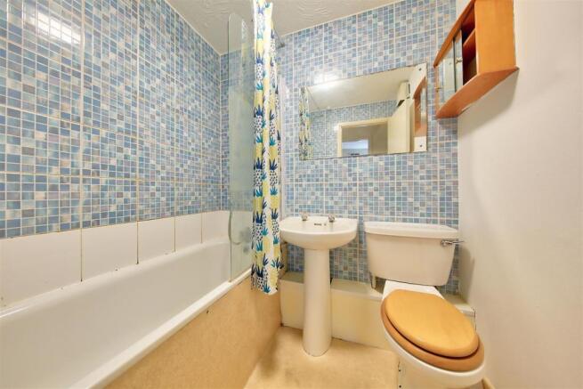 1_barnfield_close_bath.jpg