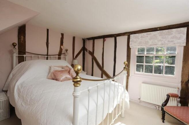 bed2.jpg