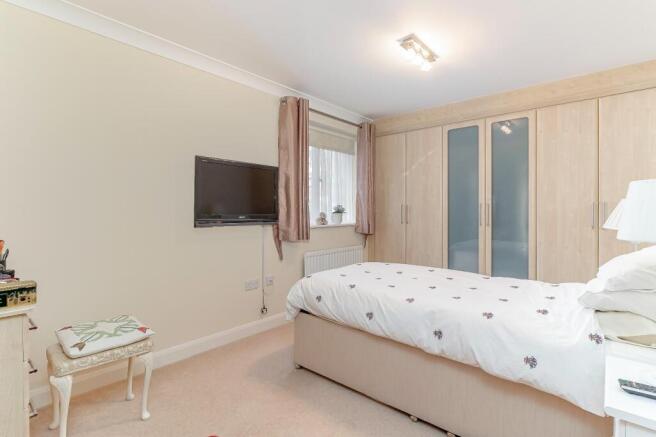 2 bed Apartment for sale Image 11