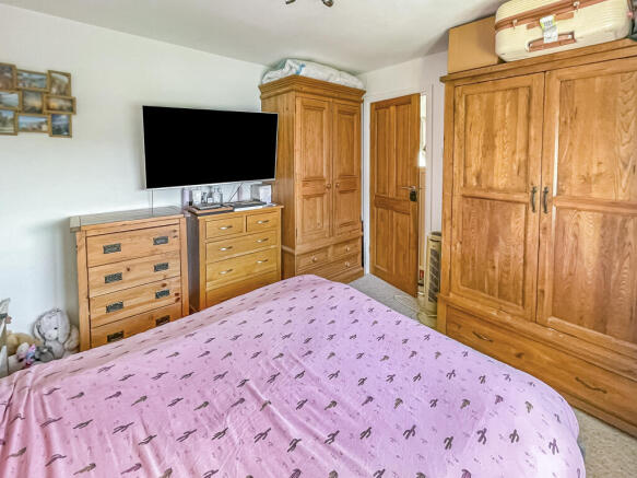 2 bed Semi-Detached for sale Image 8
