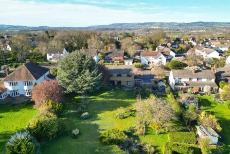 Jeffreys Way, Taunton