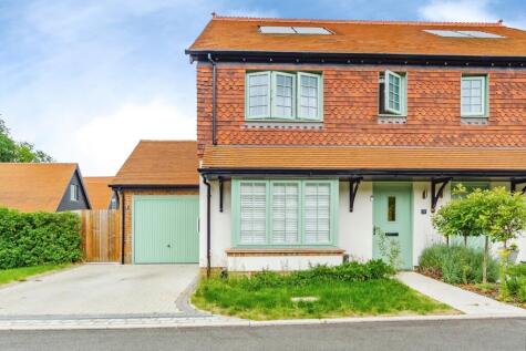 Fallow Close, Ewhurst, Cranleigh, Surrey, GU6