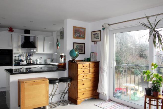 Lounge - Kitchen.JPG