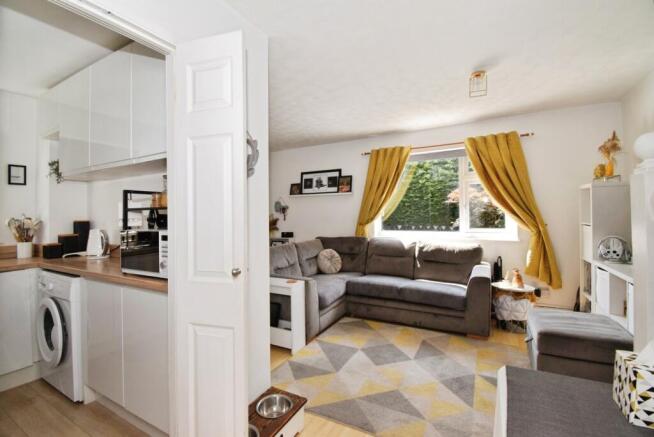 Lounge & Kitchen