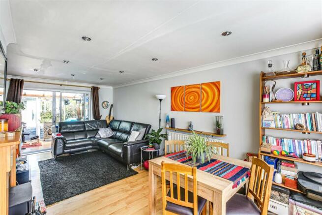 3 Reception room.jpg