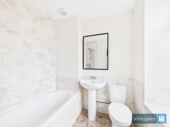 3 bed Terraced for sale Image 10