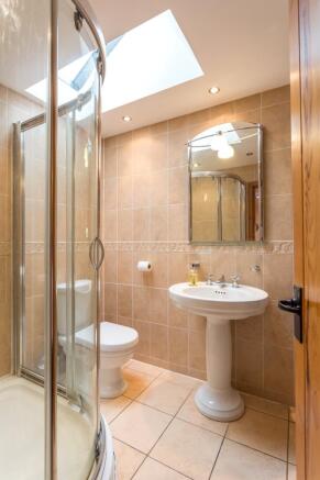 Main En-Suite