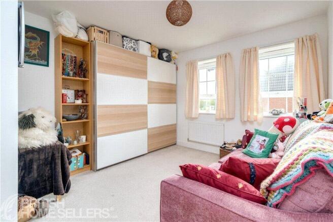 4 bed Detached for sale Image 11