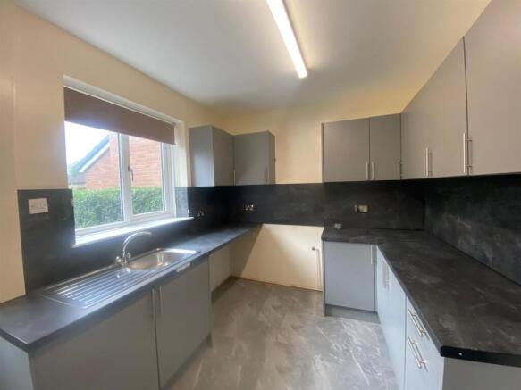 KITCHEN 2.jpg