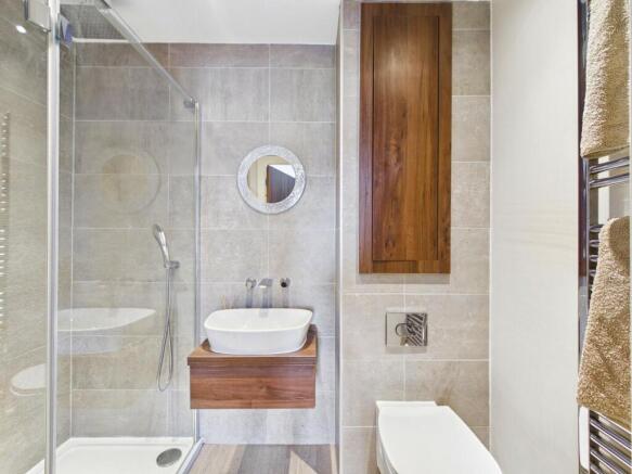 4 bed Detached for sale Image 5