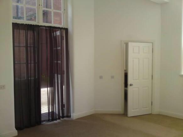 1 bed Apartment to rent Image 5