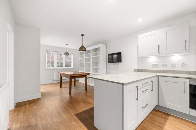 Readwin Crescent, Wokingham, Berkshire, RG40 photo 4