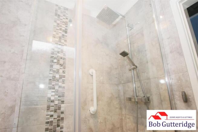LUXURY BUILT IN SHOWER ROOM