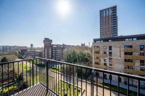 Grand Canal Avenue, Rotherhithe, London, SE16