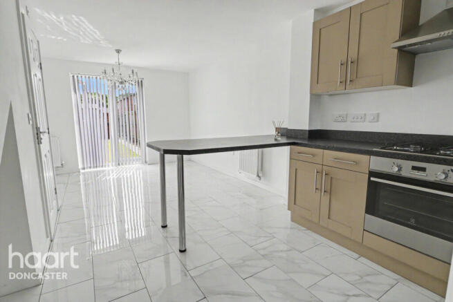 3 bed Town House for sale Image 7