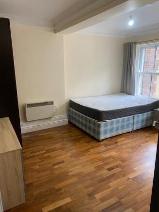 2 bed Apartment to rent Image 8