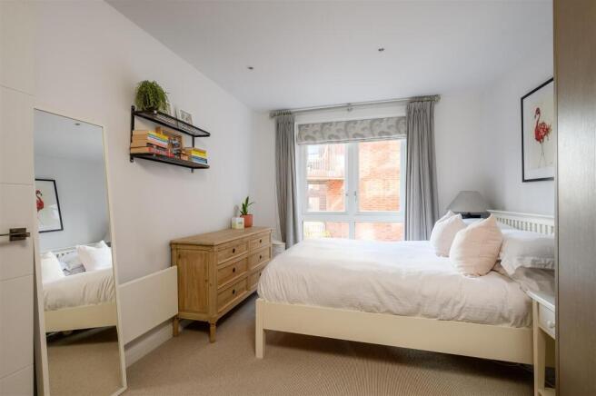 2 bed Apartment for sale Image 7
