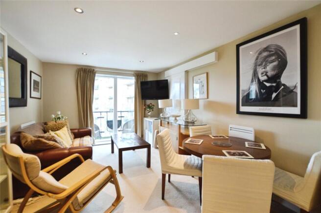 Lounge/Dining Room