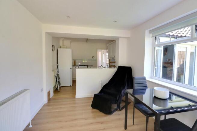 Silverdale Drive, Waterlooville photo 4