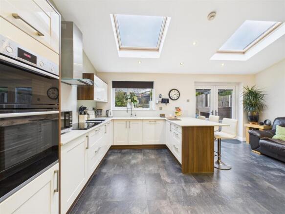 Kitchen/Breakfast Room