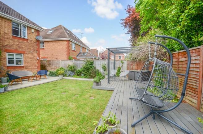 Rear garden pic 2.jpg