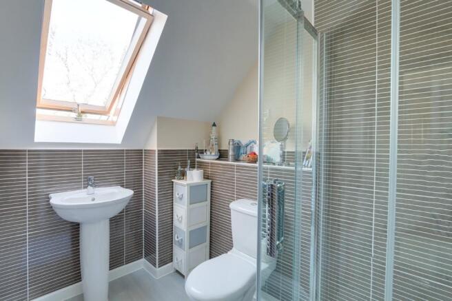 Bedroom 2 ensuite