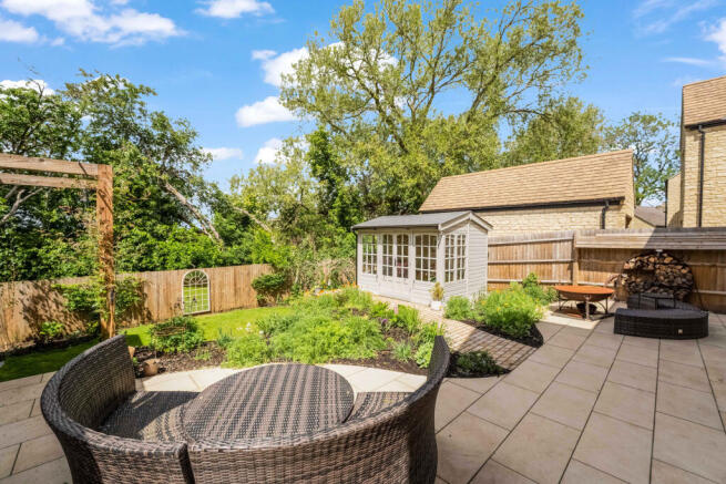 20 Daisy Crescent-6