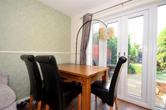 Lounge/Dining Area