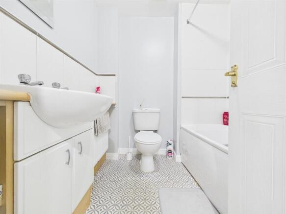 2 bed Terraced for sale Image 8