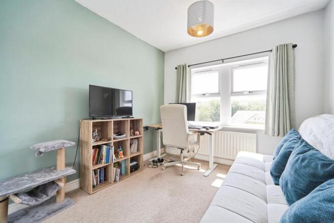 2 bed Flat for sale Image 8