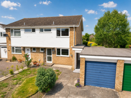 Mowbray Crescent, Stotfold, Hitchin, SG5