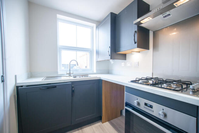 2 bed Semi-Detached to rent Image 8
