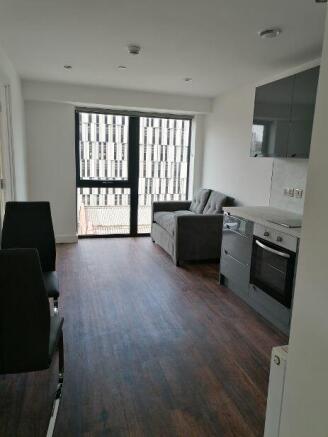2 bed Flat to rent Image 6
