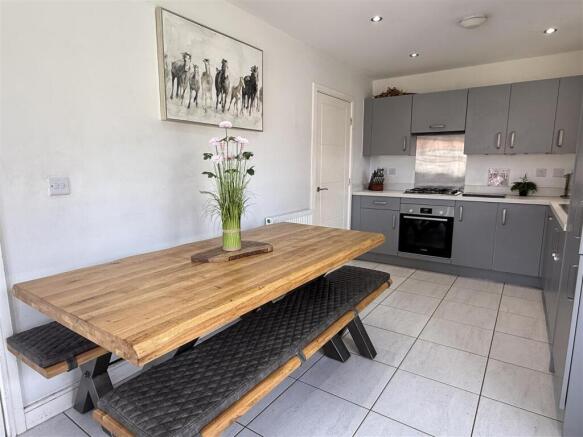 3 bed Detached for sale Image 4