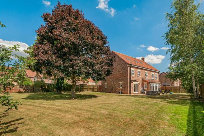 5 Sycamore Close -21.jpg