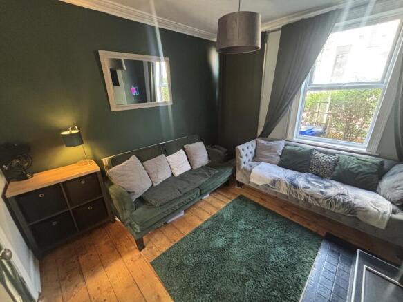 2 bed House to rent Image 7