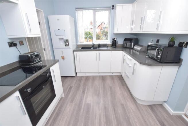3 bed Semi-Detached for sale Image 5