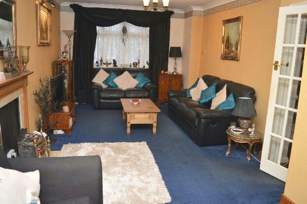 Lounge/Dining Room
