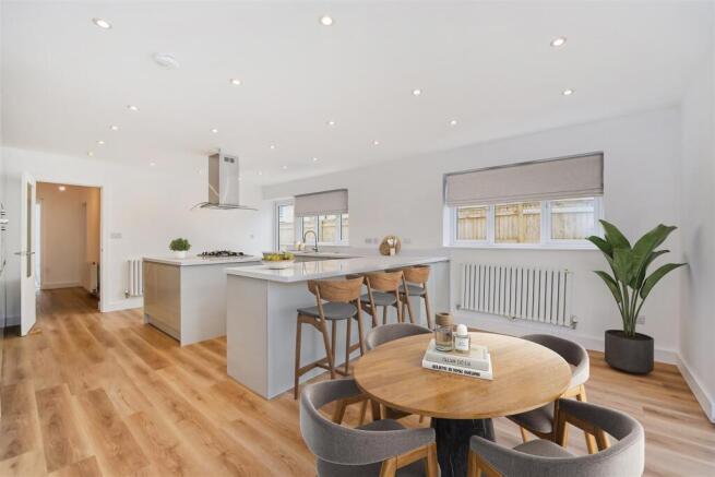 Kitchen 2.jpg