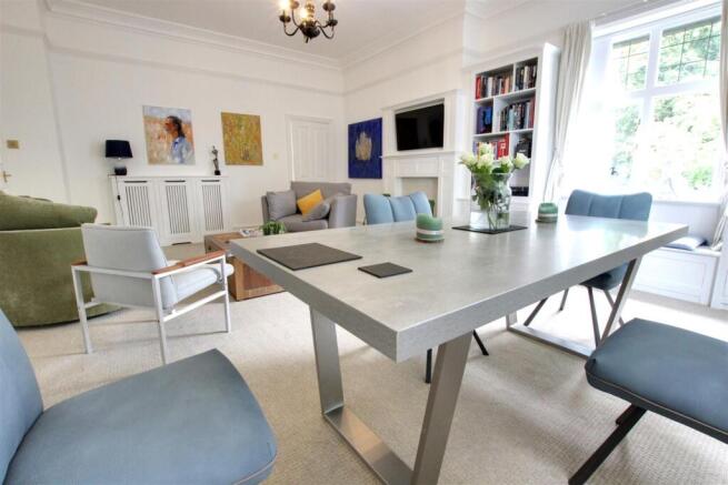 2 bed Flat for sale Image 6