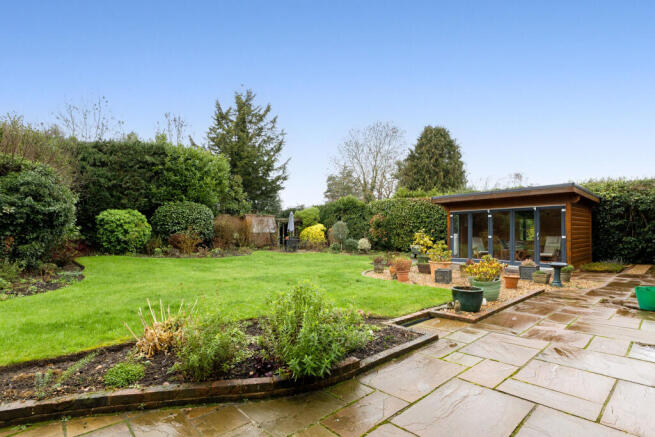 The Street, West Clandon, GU4 photo 4