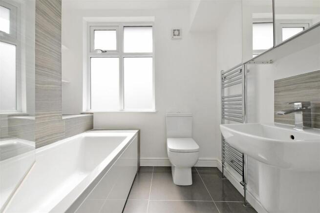 3 bed Semi-Detached to rent Image 7